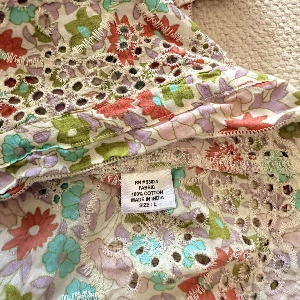Jennifer & Grace Floral Eyelet Peasant Top – Size L - Picture 8 of 8